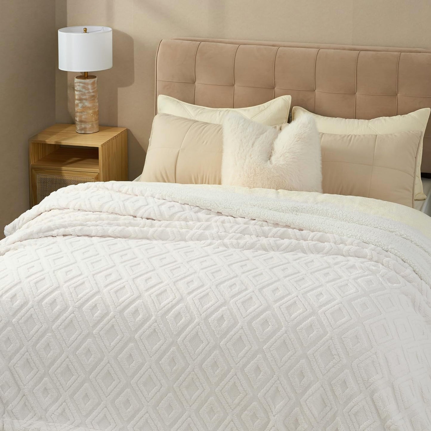 EVERGRACE Jacquard Boho Sherpa Fleece Throw Blanket for Couch, Super Soft Cozy Fuzzy Plush Blankets for Winter, Reversible Thick Warm Blanket for Bed, Sofa, Living Room, Off White, 50" x 60"