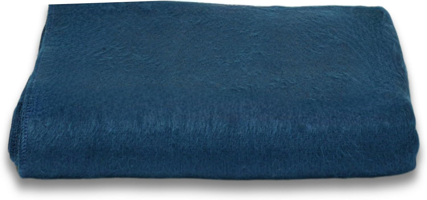 LATITUDE ZERO, Alpaca Wool Throw Blanket | Warm, Ultra-Soft, Breathable, Non-Itchy Blanket-Throw | Hypoallergenic and Beautiful Fabric (Brick Red)