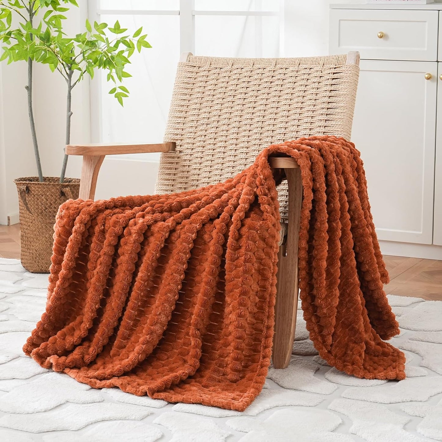 Puncuntex Hot Pink Throw Blanket 50"×60" inches Gifts for Mom Fuzzy 3D Jacquard Decorative Flannel Fleece Super Soft Plush Cozy Blanket for Couch Sofa Chair Lightweight
