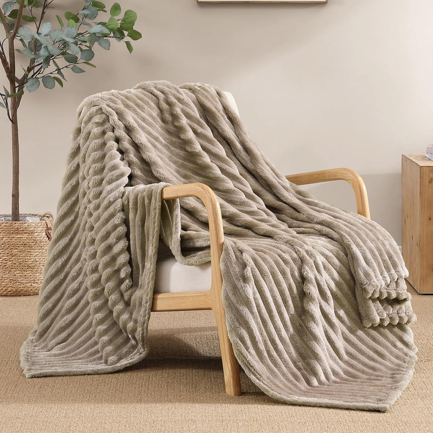 Geniospin Throw Blanket for Couch, Bed, Sofa – 280GSM Super Soft Lightweight Blanket with Stripe, 3D Ribbed Jacquard Blanket, Plush Fuzzy Cozy Throws, Warm and Breathable (Sage Green, 50x60 inches)