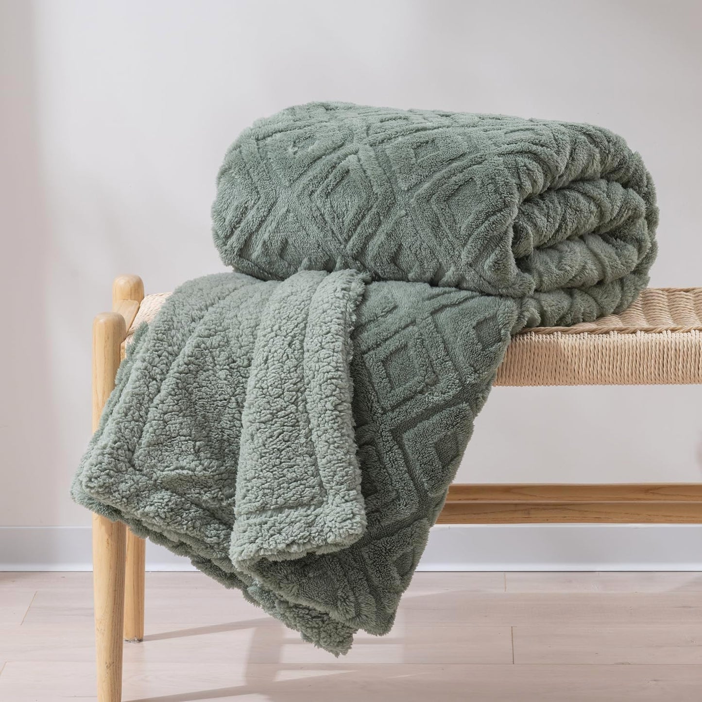 EVERGRACE Jacquard Boho Sherpa Fleece Throw Blanket for Couch, Super Soft Cozy Fuzzy Plush Blankets for Winter, Reversible Thick Warm Blanket for Bed, Sofa, Living Room, Off White, 50" x 60"