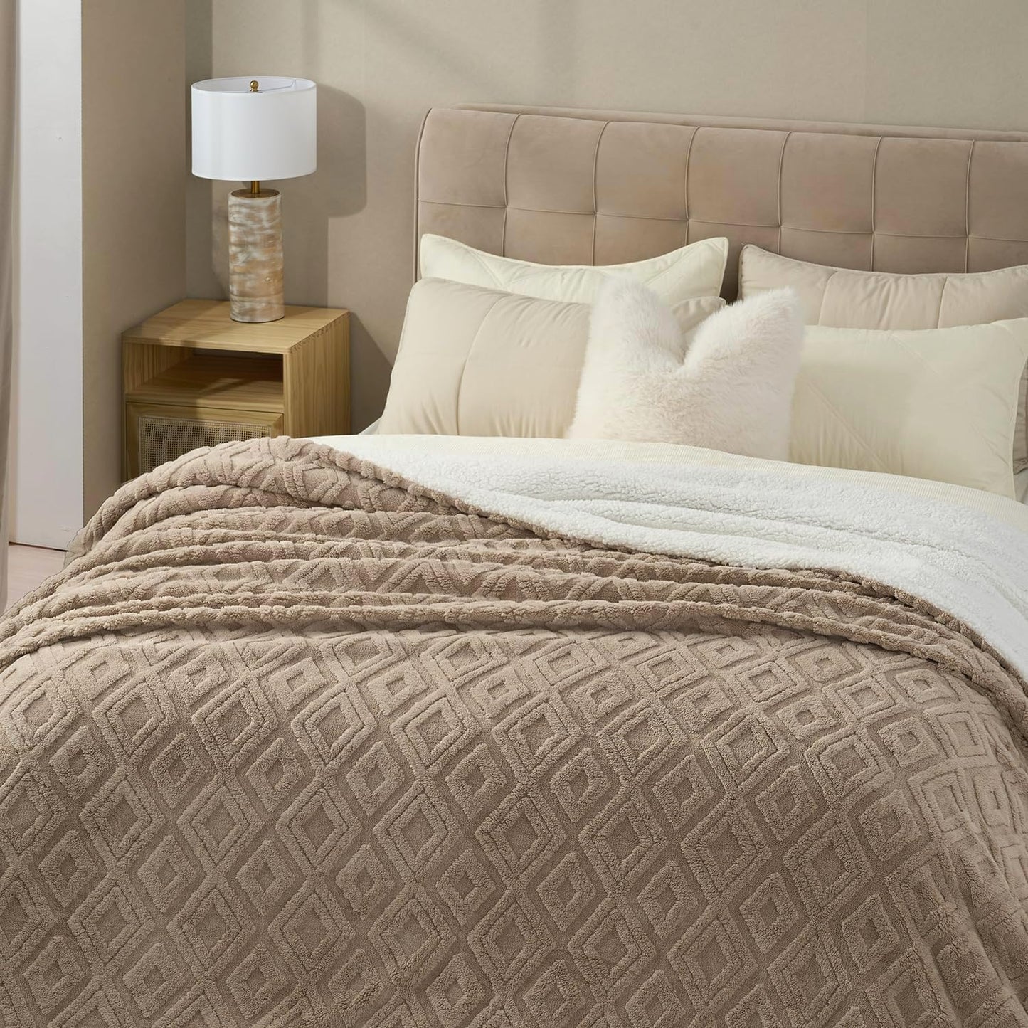 EVERGRACE Jacquard Boho Sherpa Fleece Throw Blanket for Couch, Super Soft Cozy Fuzzy Plush Blankets for Winter, Reversible Thick Warm Blanket for Bed, Sofa, Living Room, Off White, 50" x 60"