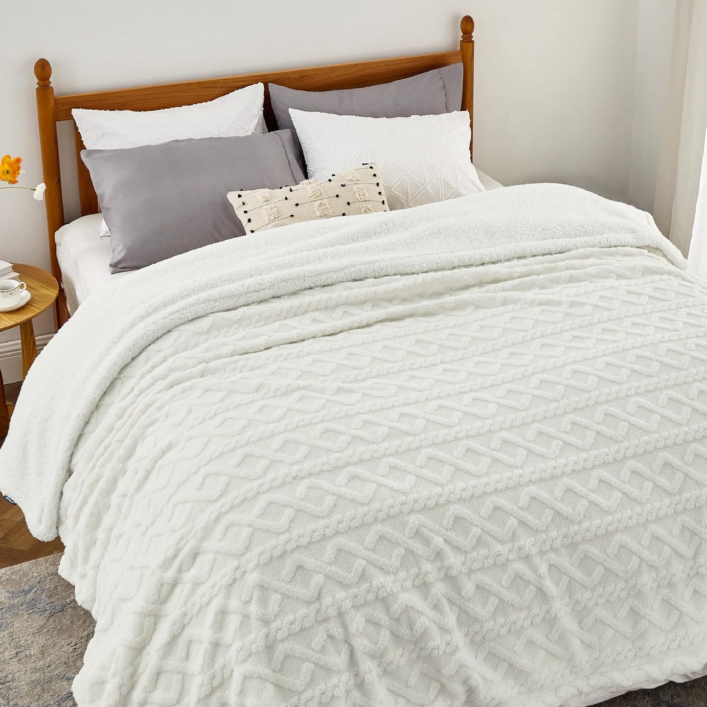 Bedsure Sherpa Fleece Throw Blanket for Couch - Soft Fluffy & Cozy Cable Jacquard Tufted Throw Blankets for Women Gift, Thick Warm Blanket for Winter and All Seasons, Grey, 50x60 Inches
