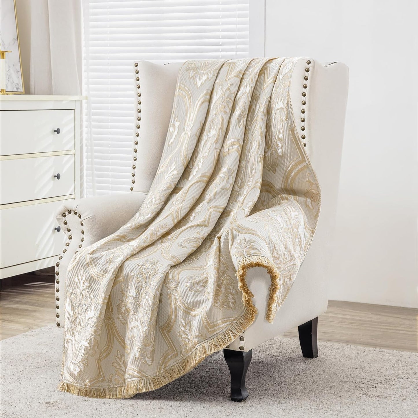Loom and Mill Vintage Jacquard Throw Blankets for Bed, Classic Antique Damask Throws with Fringes Trim, Soft Lightweight Velvet Lined Throw Blanket for Sofa Couch Chair All Season(Bronze Gold,52”x72”)