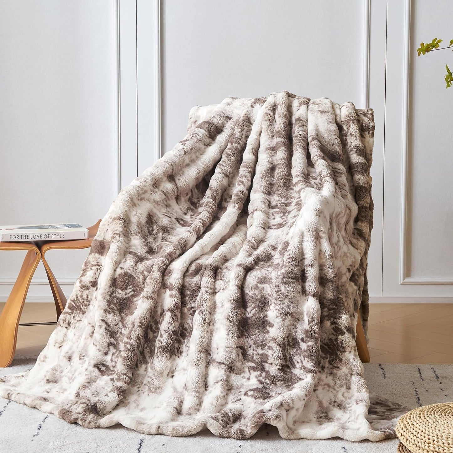 COOVA Fleece Throw Blanket for Couch, Super Soft and Cozy 3D Jacquard Warm Blankets, Lightweight and Fuzzy Throw for Bed, Sofa, Chair, Giftable (Navy Blue, 50"x60")