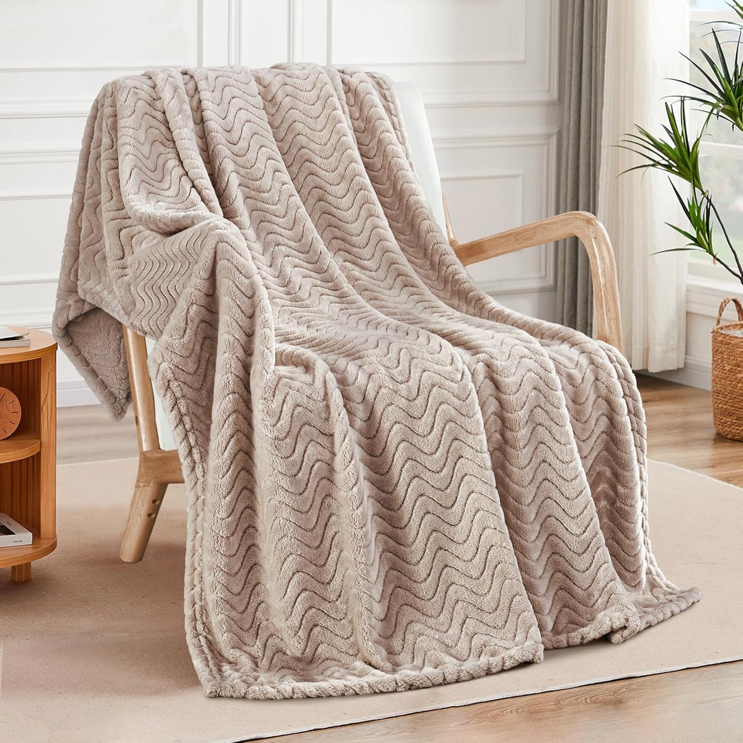 Exclusivo Mezcla Soft Fleece Throw Blanket for Couch, Cozy Lightweight Blankets with Decorative Wave Textured Suitable for All Season Use, Celadon, 50x70 Inches