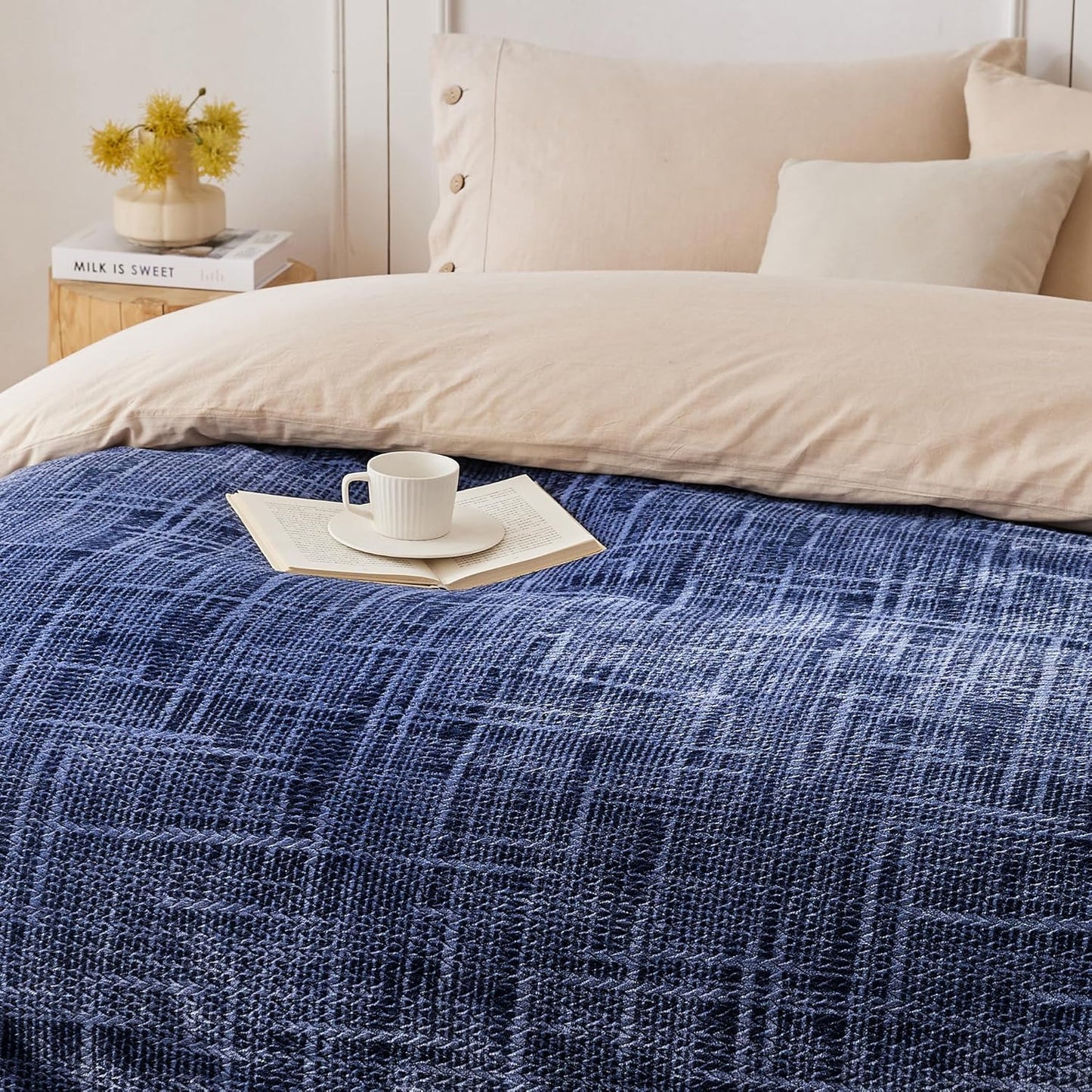 COOVA Fleece Throw Blanket for Couch, Super Soft and Cozy 3D Jacquard Warm Blankets, Lightweight and Fuzzy Throw for Bed, Sofa, Chair, Giftable (Navy Blue, 50"x60")