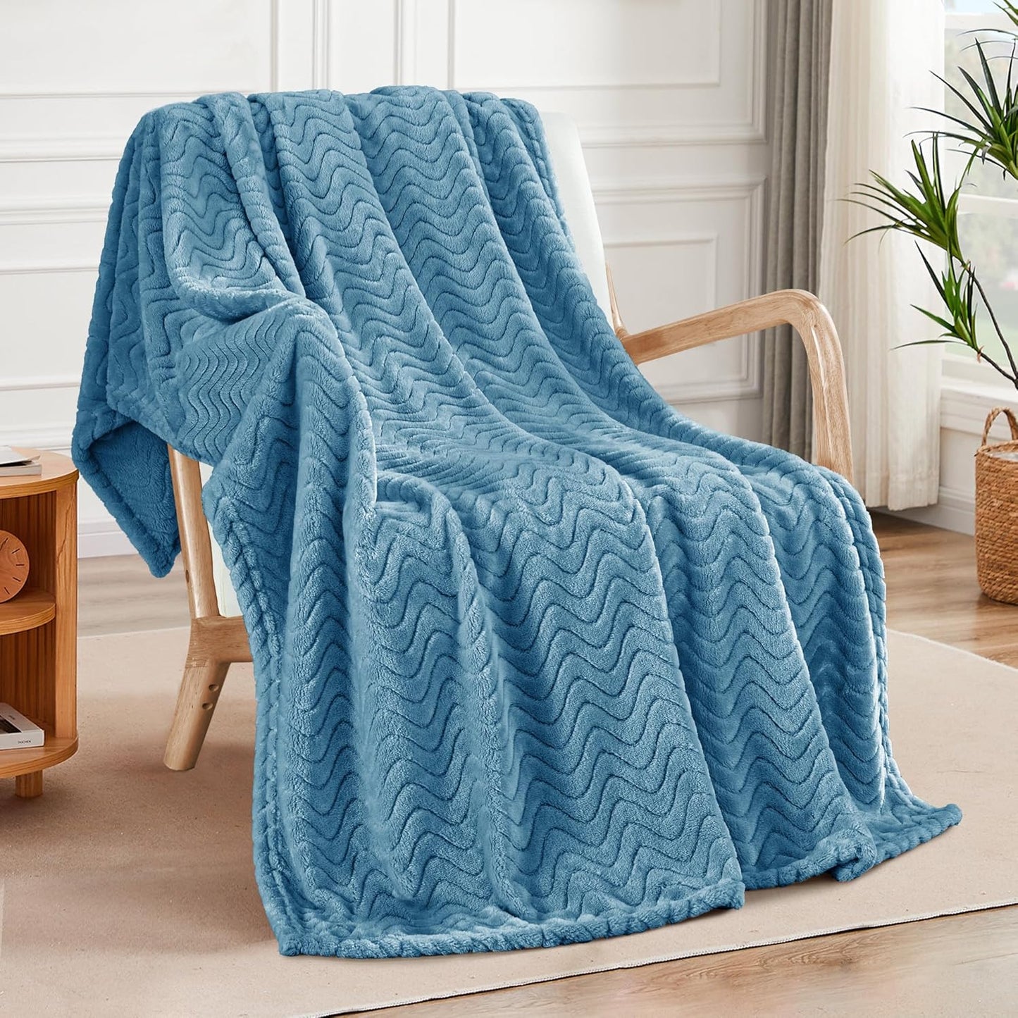 Exclusivo Mezcla Soft Fleece Throw Blanket for Couch, Cozy Lightweight Blankets with Decorative Wave Textured Suitable for All Season Use, Celadon, 50x70 Inches