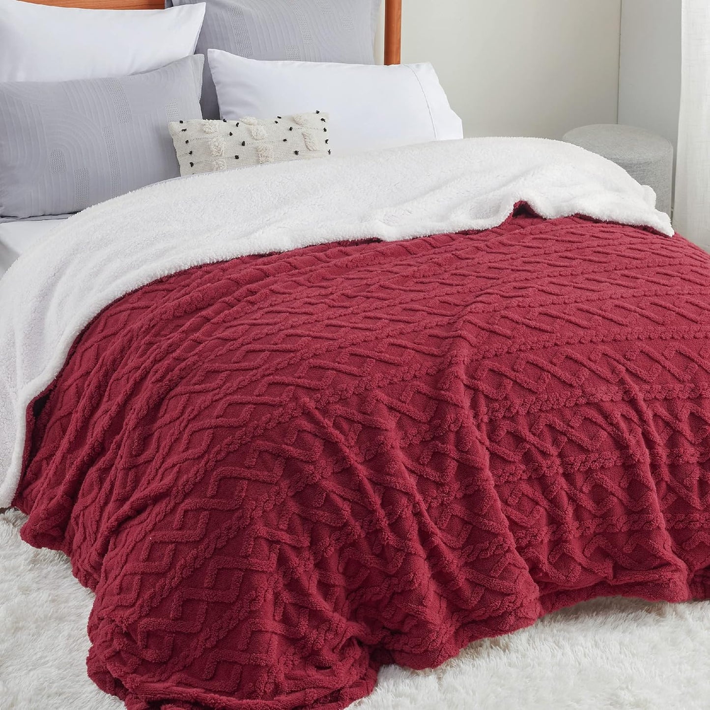 Bedsure Sherpa Fleece Throw Blanket for Couch - Soft Fluffy & Cozy Cable Jacquard Tufted Throw Blankets for Women Gift, Thick Warm Blanket for Winter and All Seasons, Grey, 50x60 Inches
