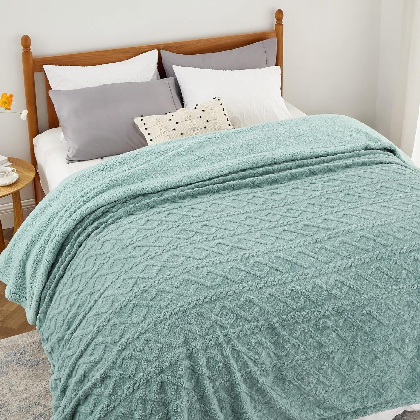 Bedsure Sherpa Fleece Throw Blanket for Couch - Soft Fluffy & Cozy Cable Jacquard Tufted Throw Blankets for Women Gift, Thick Warm Blanket for Winter and All Seasons, Grey, 50x60 Inches