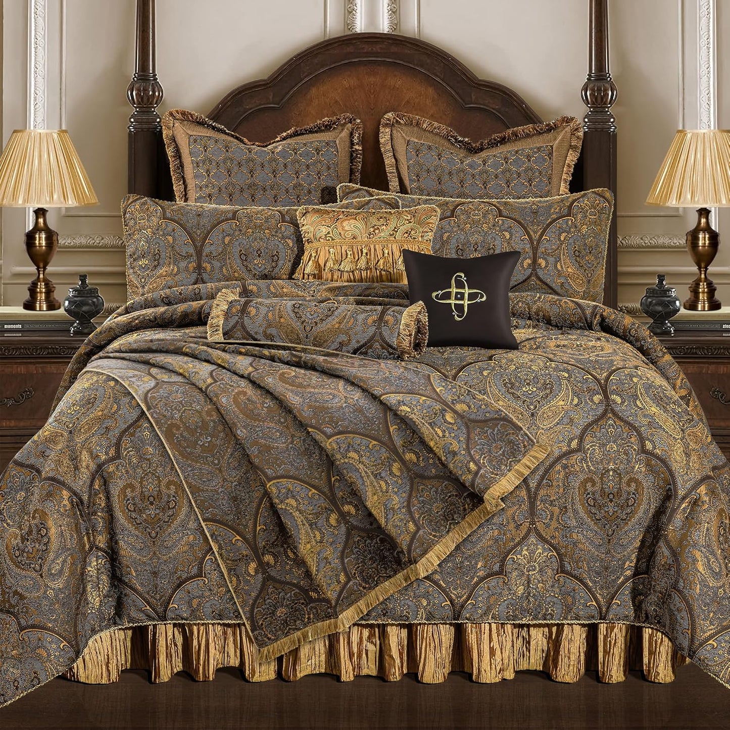 Loom and Mill Vintage Jacquard Throw Blankets for Bed, Classic Antique Damask Throws with Fringes Trim, Soft Lightweight Velvet Lined Throw Blanket for Sofa Couch Chair All Season(Bronze Gold,52”x72”)