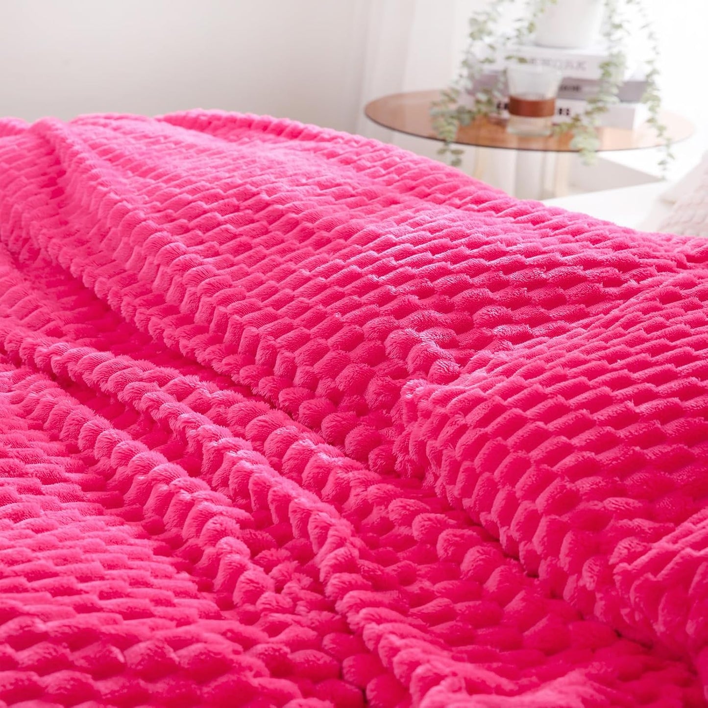 Puncuntex Hot Pink Throw Blanket 50"×60" inches Gifts for Mom Fuzzy 3D Jacquard Decorative Flannel Fleece Super Soft Plush Cozy Blanket for Couch Sofa Chair Lightweight